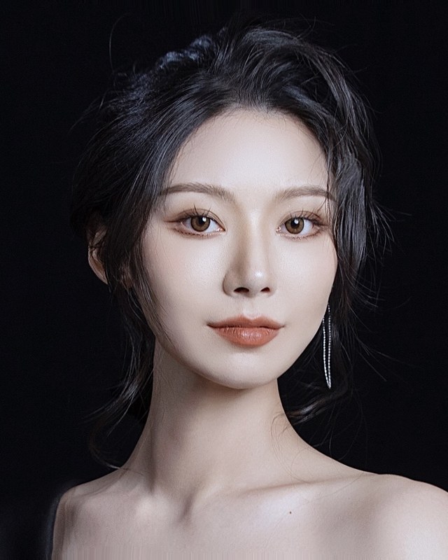 Junyue Gong
